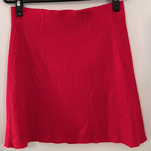 Italian Style Red Knit Skirt - Picture 4 of 7